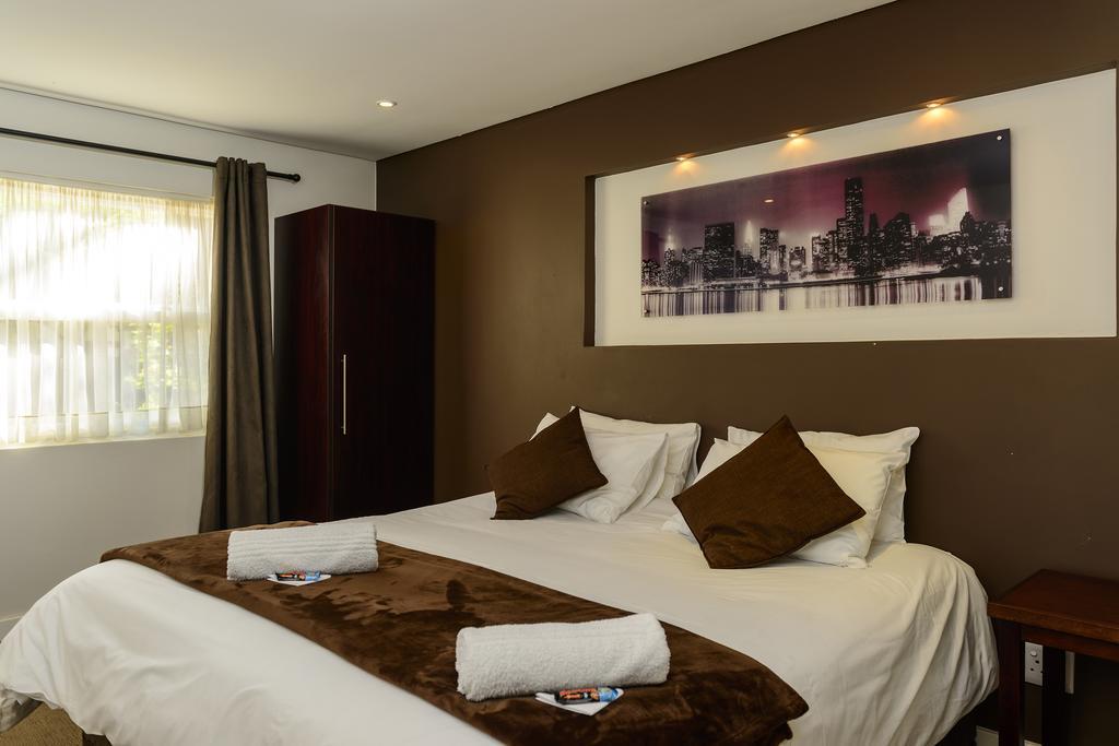 Biggy Best Boutique Hotel & Self Catering Cottages Гауік Номер фото
