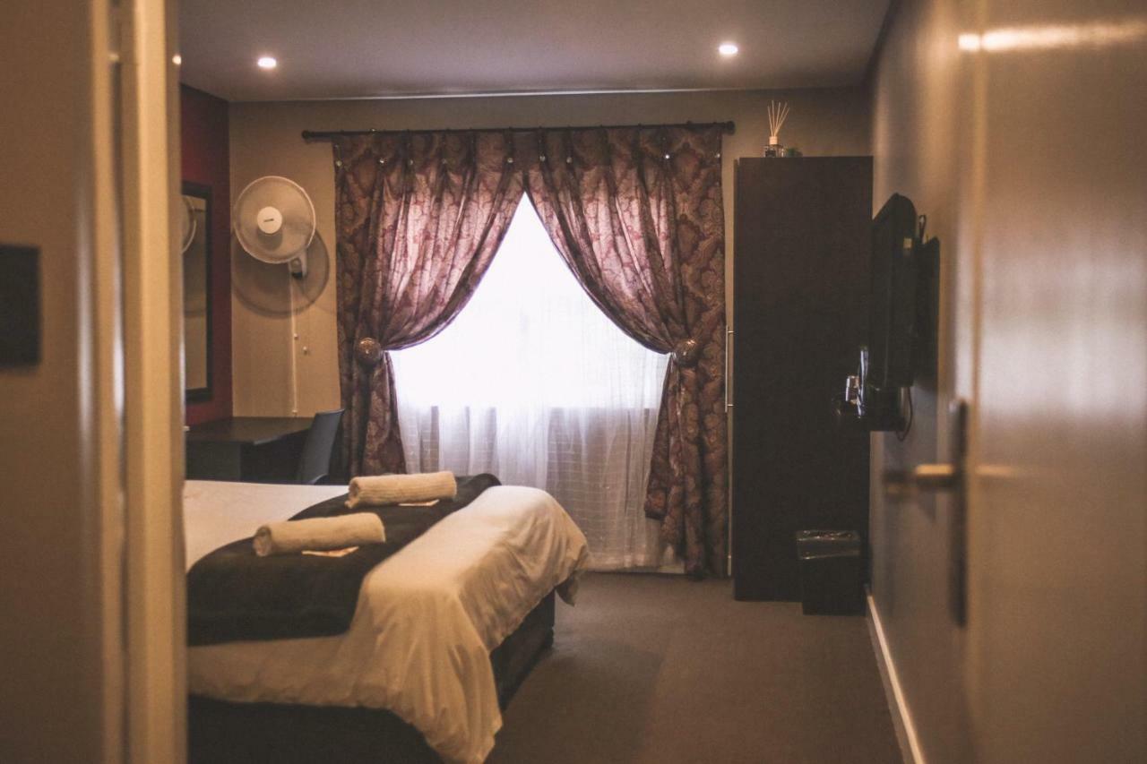Biggy Best Boutique Hotel & Self Catering Cottages Гауік Екстер'єр фото