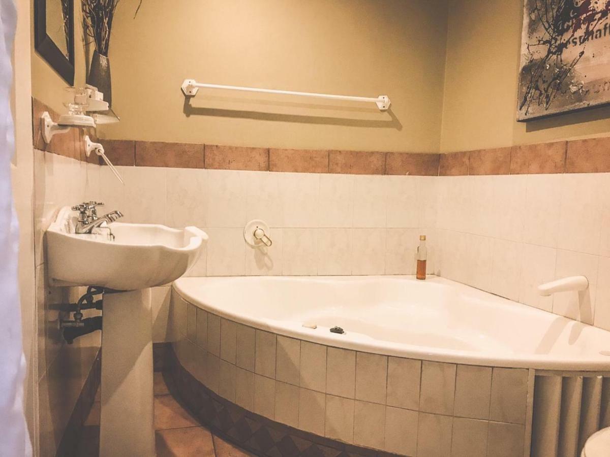 Biggy Best Boutique Hotel & Self Catering Cottages Гауік Екстер'єр фото